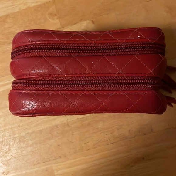 TRISH MCEVOY SMALL DELUXE PLANNER RED QUILTED - Picture 8 of 8